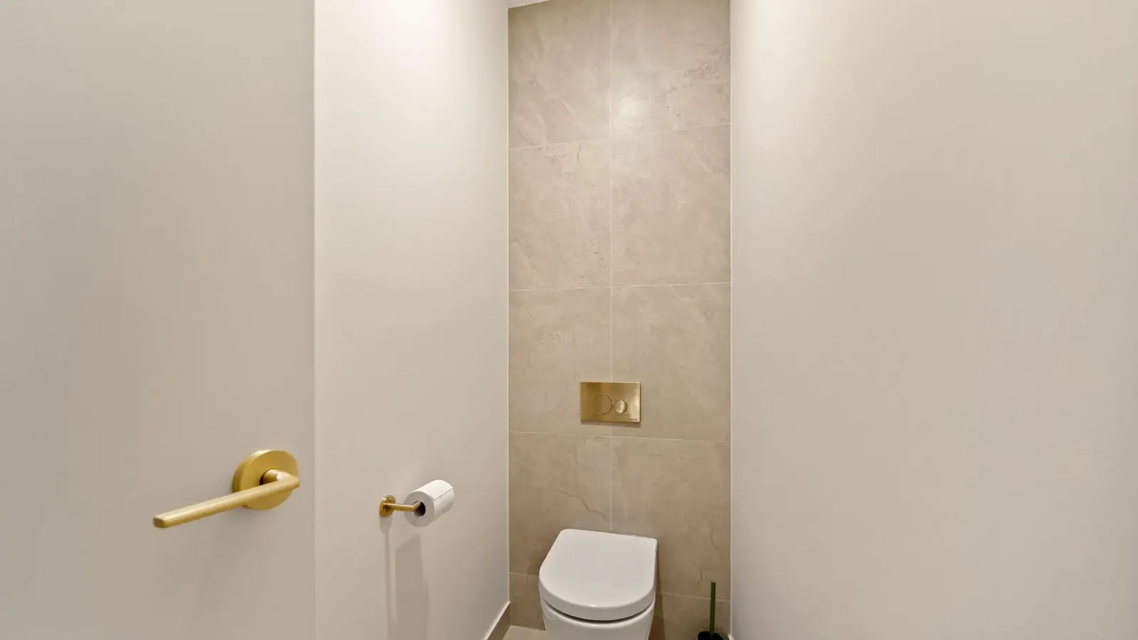 Bathroom and powder room at Sunnymount House